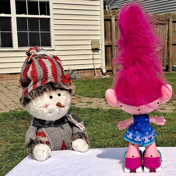 Dreamworks Dancing Hair Poppy  Trolls World Tour Doll - Picture 7 of 9